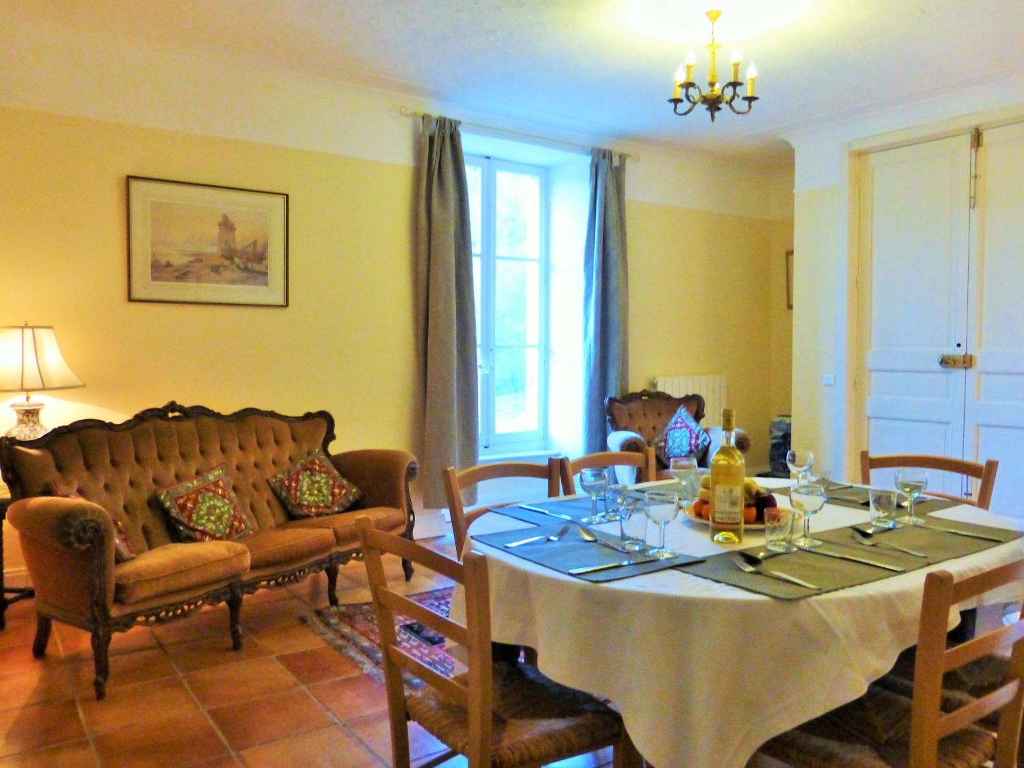 Chateau Du Fraissinet, 6 Gites Sleeping 2-8 Guests, Pool And River On Site La Tronche  Kültér fotó