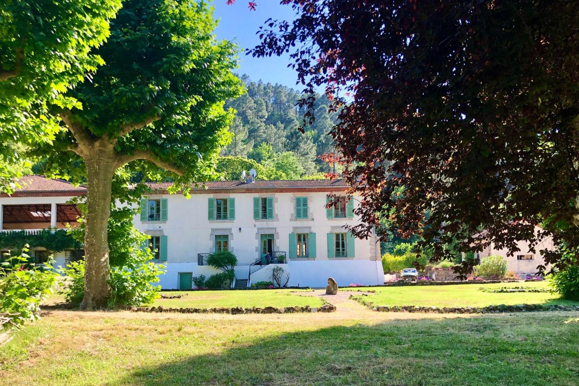 Chateau Du Fraissinet, 6 Gites Sleeping 2-8 Guests, Pool And River On Site La Tronche  Kültér fotó