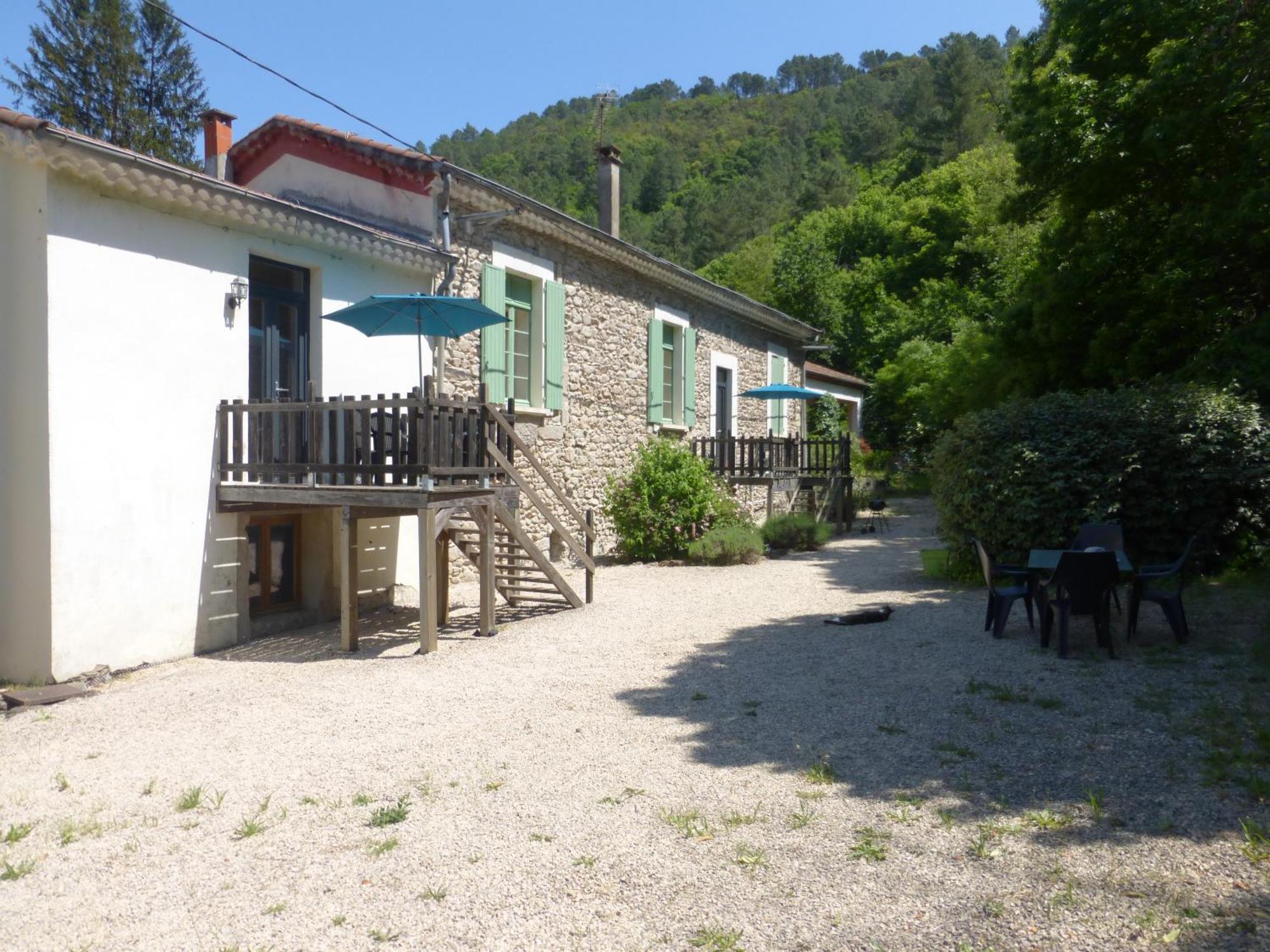 Chateau Du Fraissinet, 6 Gites Sleeping 2-8 Guests, Pool And River On Site La Tronche  Kültér fotó